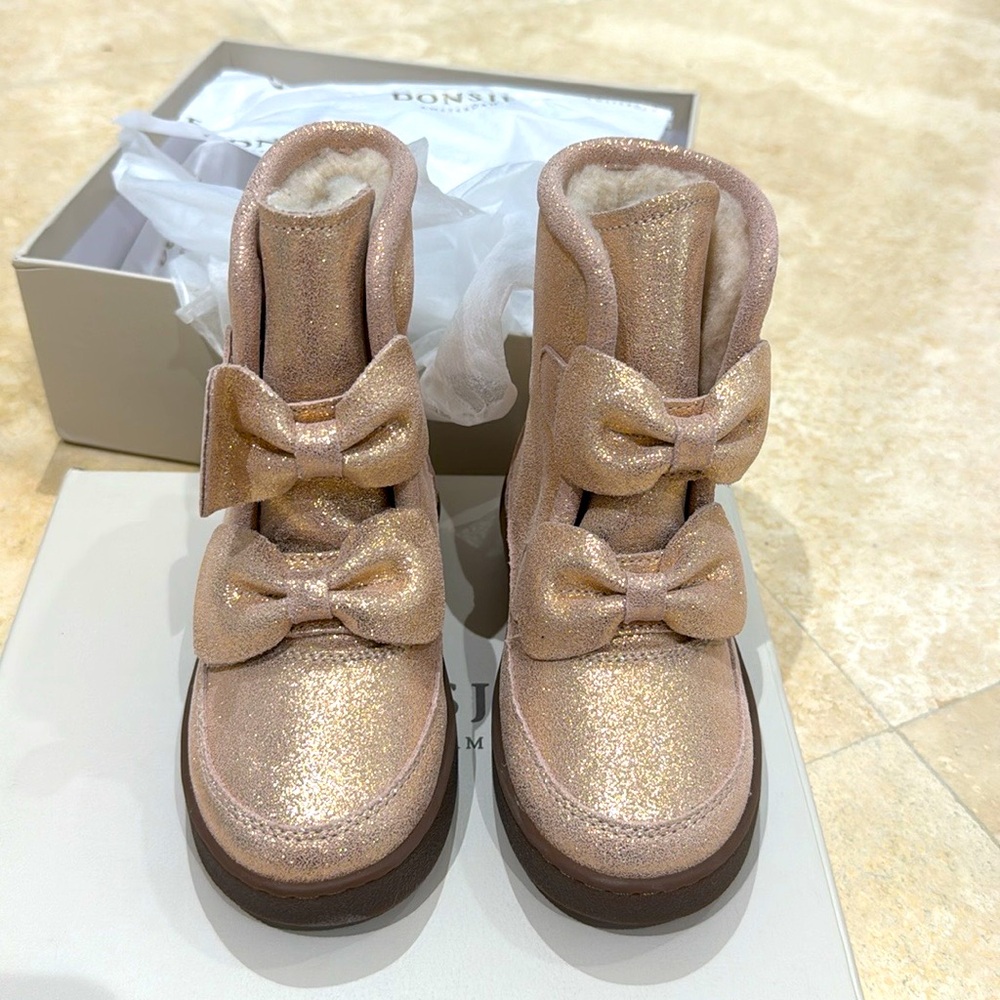 Girls metallic boots